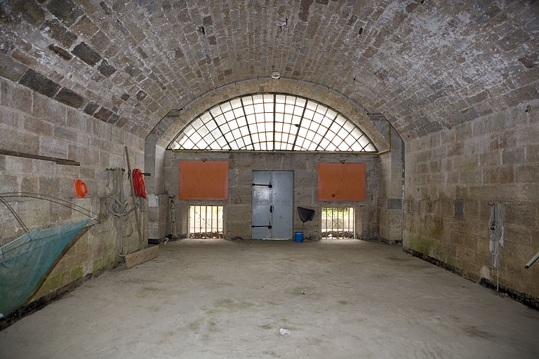 Moulin Saint-Paul : intérieur d'une casemate, à l'étage de soubassement.