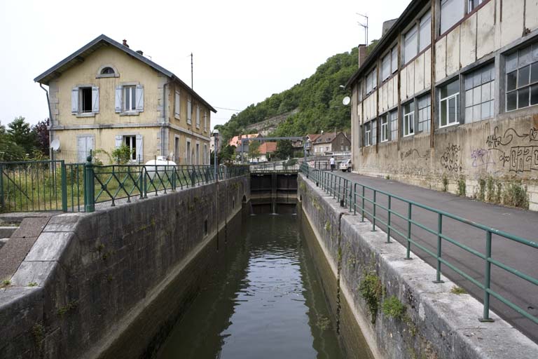 Intérieur du sas, depuis l'aval.