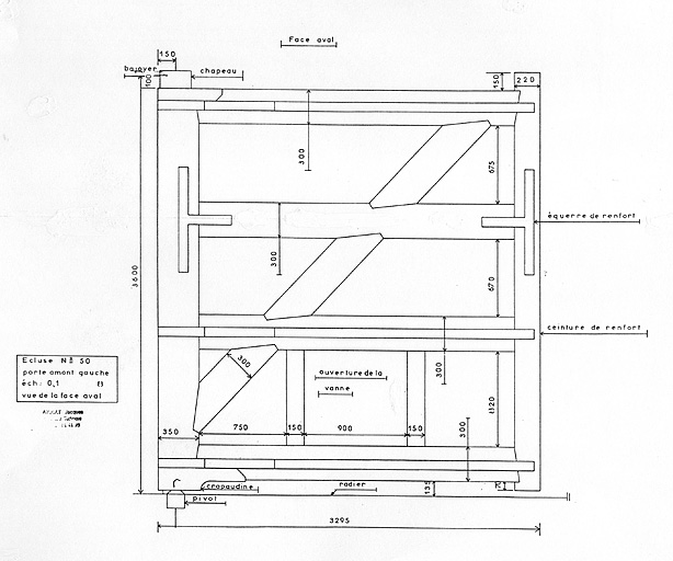 Ecluse n° 50. Porte amont gauche. Vue de la face aval, 1987.