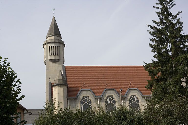 Vue extérieure d'ensemble latérale.