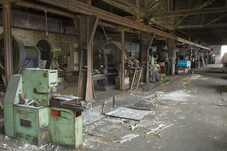 Atelier de fabrication primitif. Atelier de taillage. Vue depuis l'ouest.