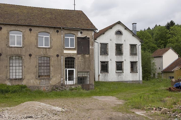 Extrémité sud de la réception et pignon d'un atelier de tissage.