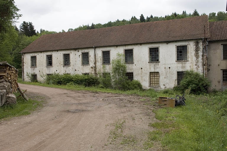 Façade nord-ouest de l'atelier de tissage.