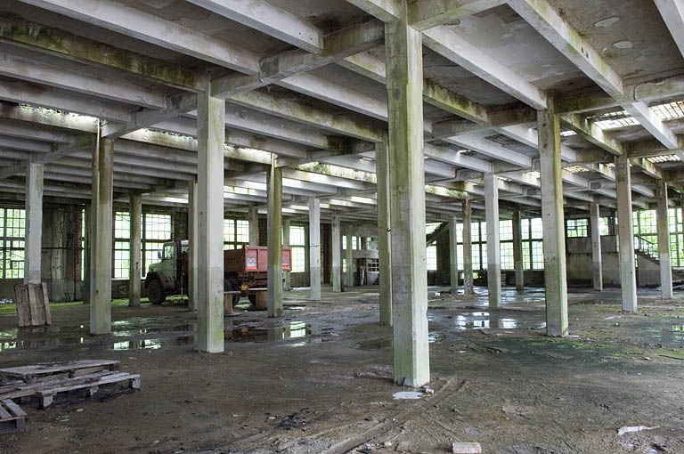 Intérieur de la salle de tissage