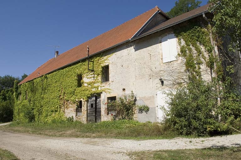 Ancien magasin industriel.