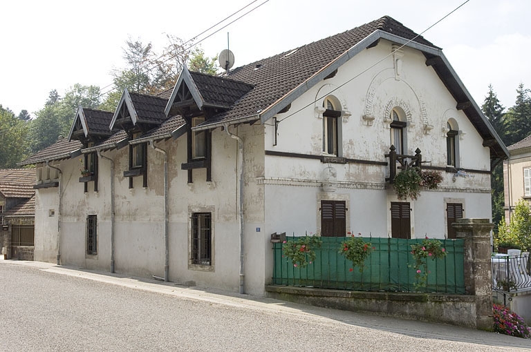 Logement du directeur. Vue depuis la route.