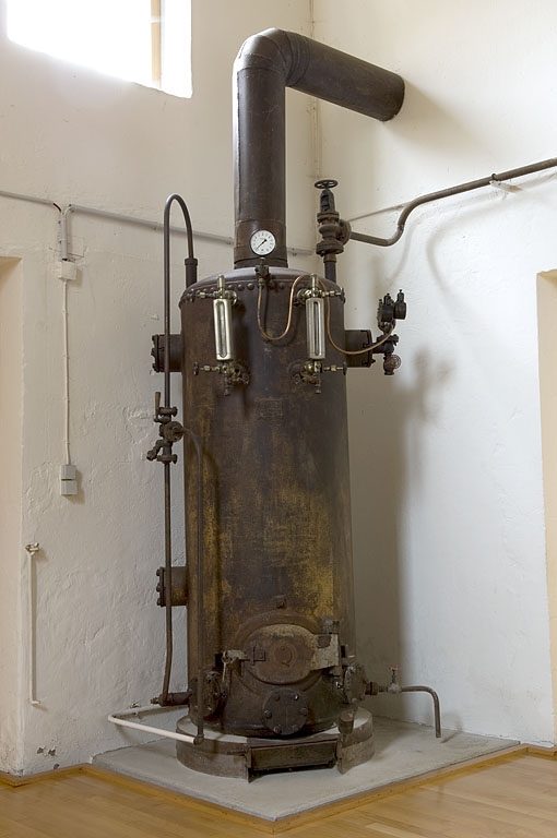 Salle de distillation. Chaudière Thiébaud (Trévillers).