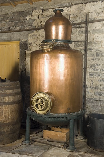 Alambic Egrot, provenant de la distillerie Laurent (Luxeuil-les-Bains).