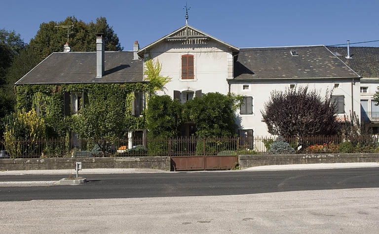 Logement patronal.