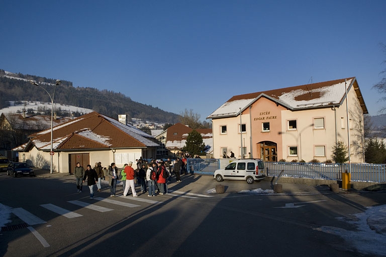 Site récent : vue d'ensemble de l'entrée, depuis le sud.
