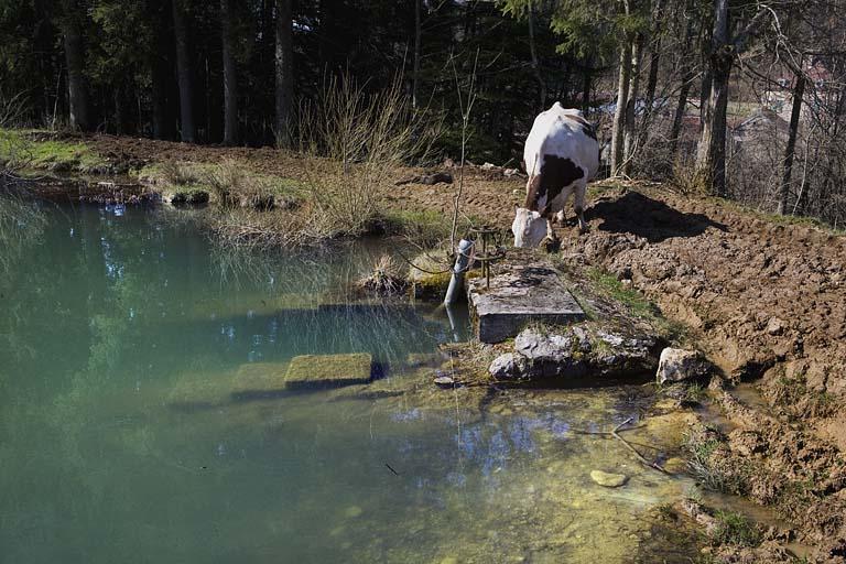 Réservoir : vannes de prise d'eau.