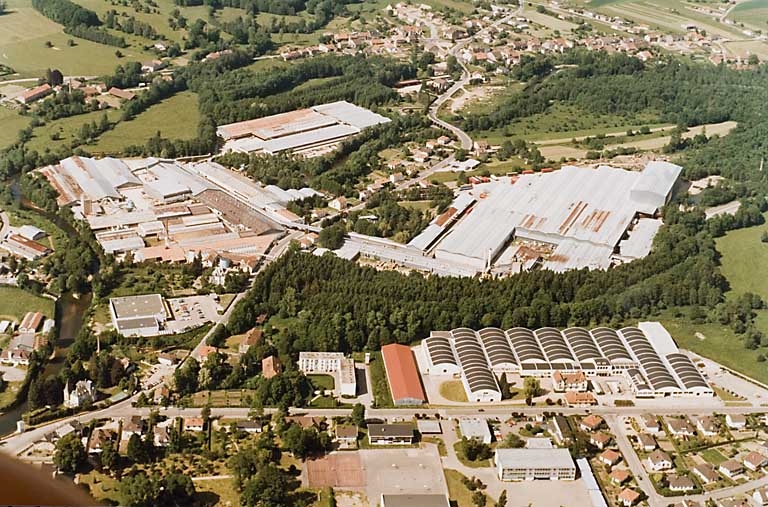 Vue aérienne depuis le sud.