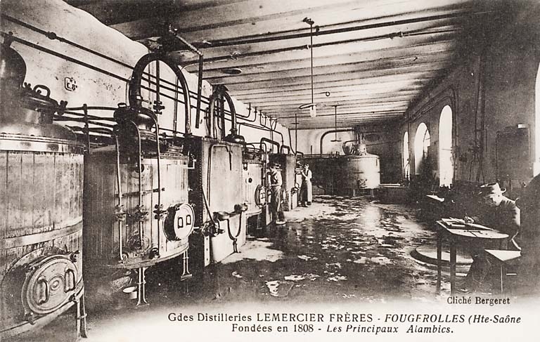 Grandes distilleries Lemercier Frères. Fougerolles [...] Les principaux alambics.
