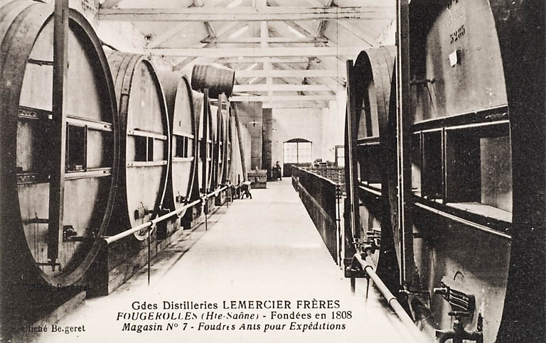 Grandes distilleries Lemercier Frères. Fougerolles [...] Magasin n° 7. Foudres anis pour expéditions.