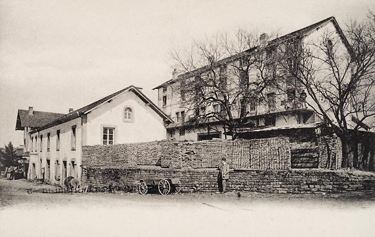 Grandes distilleries Lemercier Frères. Fougerolles (Haute-Saône) [...] Les cités ouvrières.