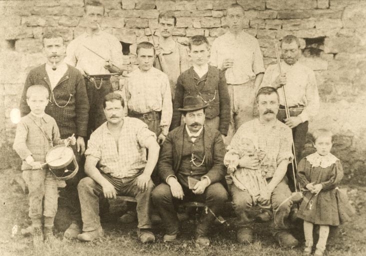 Groupe d'ouvriers.