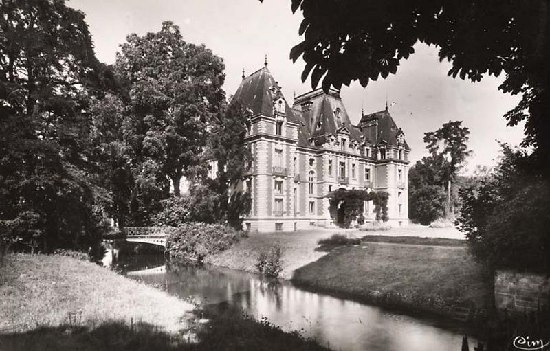 Breuches (Hte-Saône). Le Château.