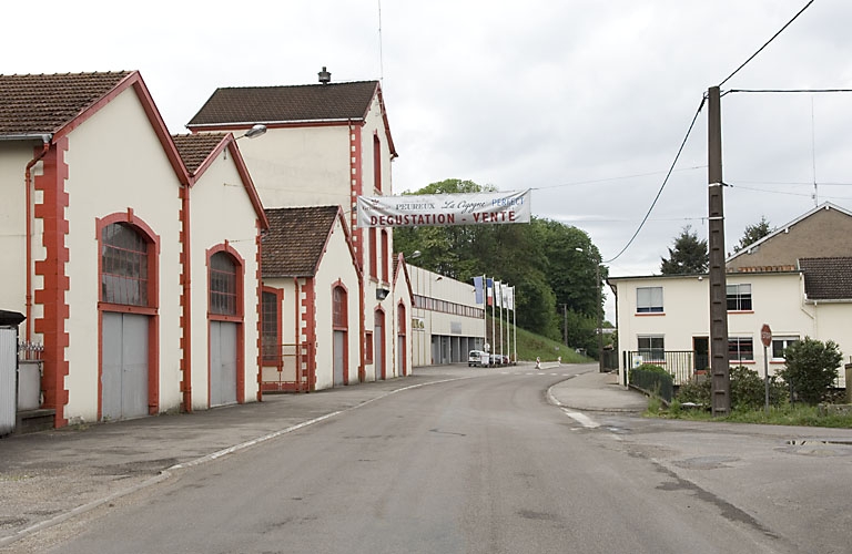 Vue d'ensemble depuis le nord-est.