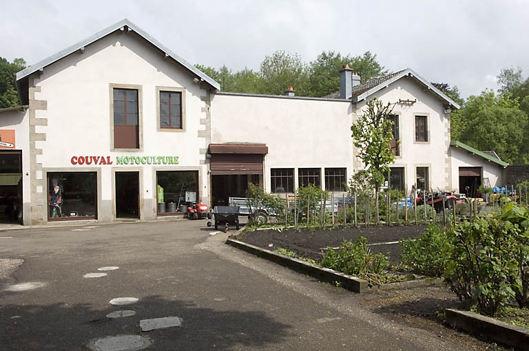 Chai et atelier de fabrication. Vue d'ensemble depuis le sud.