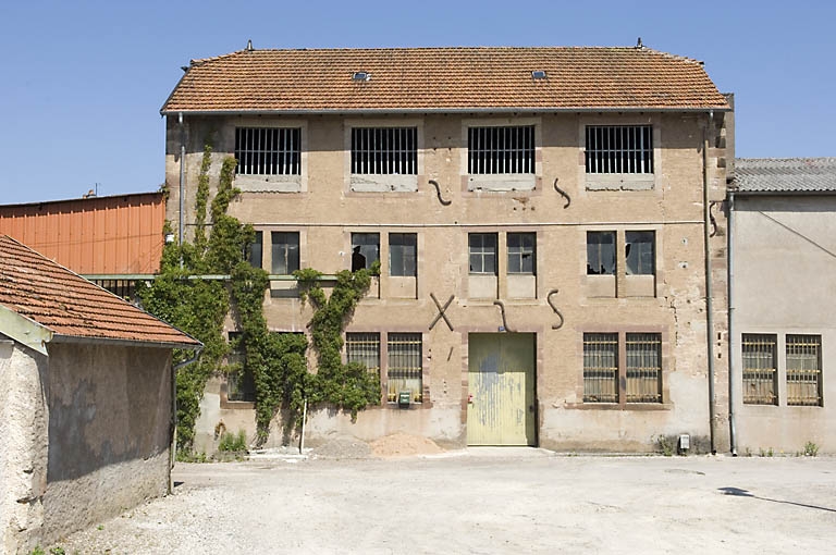 Façade sud du moulin à papier.