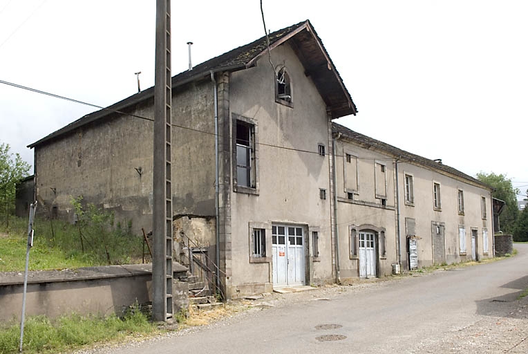 La vinaigrerie et la menuiserie. Vue depuis le nord-est.