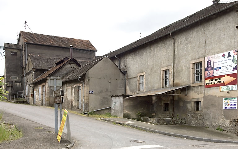 Façades sur la rue des Moines Hauts. Vue depuis le nord.