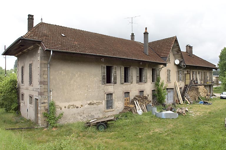Vu de trois quarts arrière.