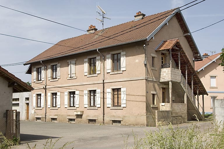 Logement ouvrier à 4 appartements (rue Jean Jaurès).