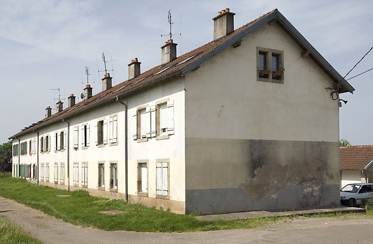 Logement ouvrier collectif (rue Jean Jaurès).