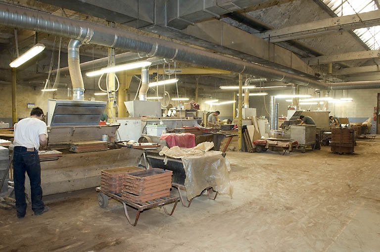 Atelier de moulage. Vue d'ensemble depuis l'ouest.