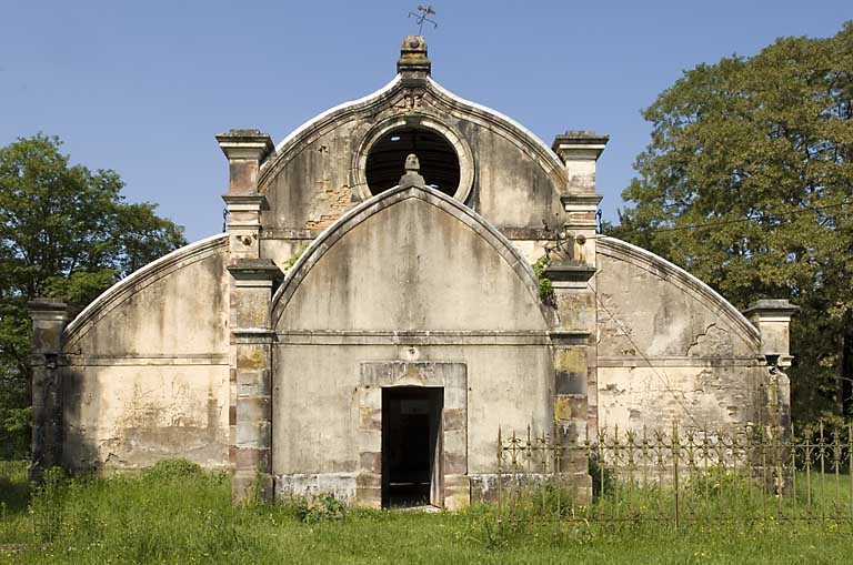 Serre. Mur-pignon est.