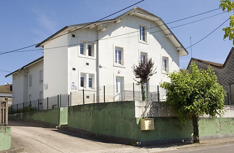Logement ouvrier collectif.