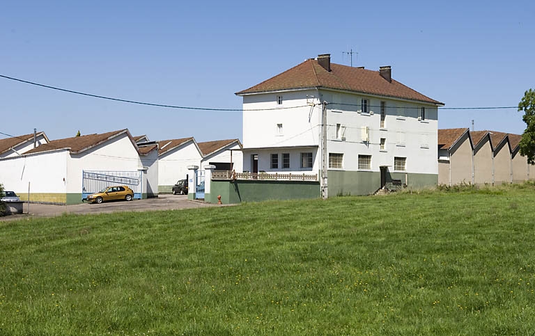 Extension nord de l'usine (réception et stockage des matières premières).