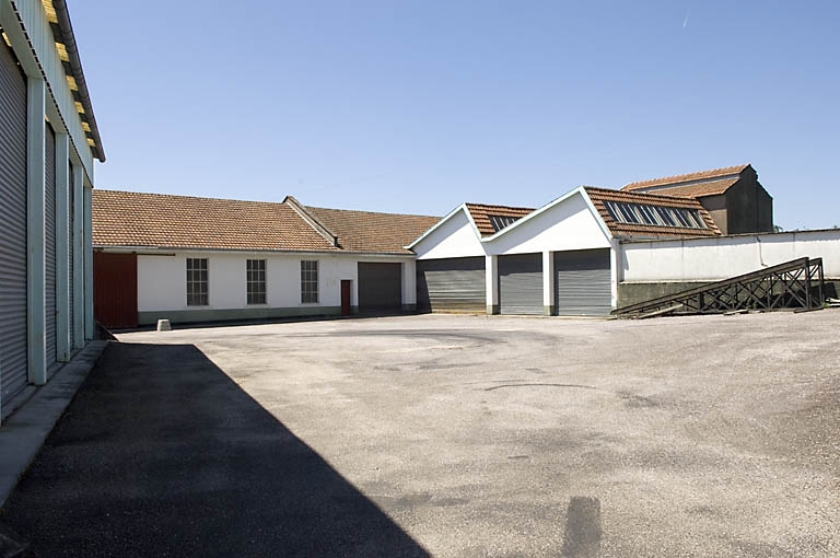 Extension nord de l'usine. Garages.