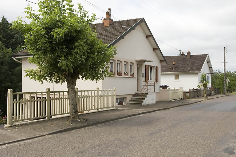 Logements ouvriers individuels.