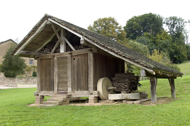 Parc de l'Ecomusée. Resserre (chalot).