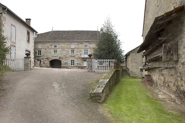 Vue d'ensemble depuis l'ancienne entrée.