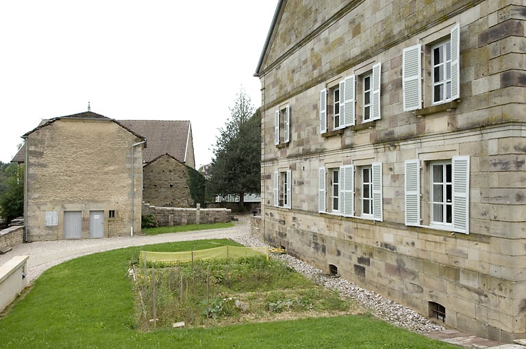 Maison abritant les parties agricoles et le logement patronal. Pignon sud.