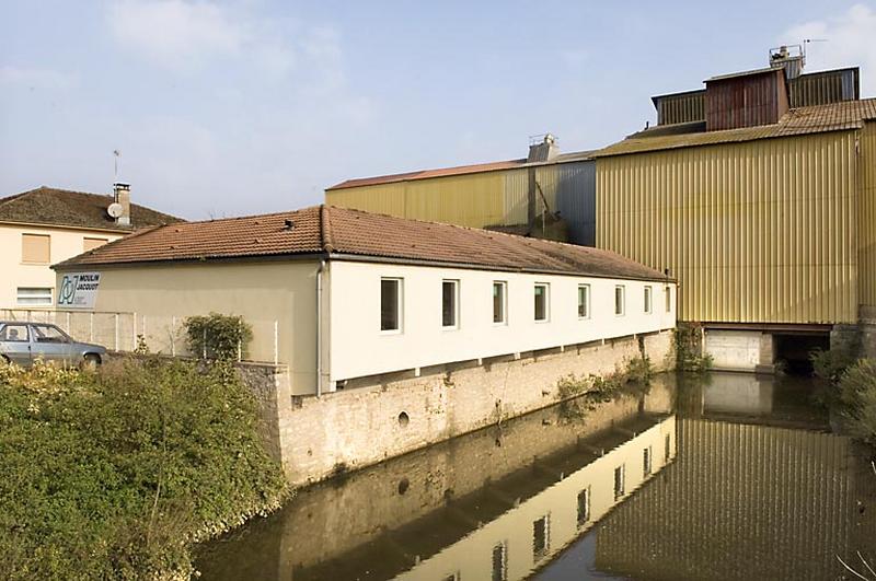 Bâtiment des bureaux sur le canal de fuite.