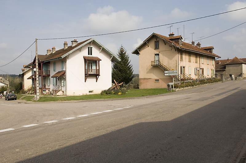 Maisons ouvrières (centre village).