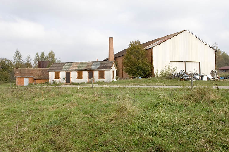 Bureau (?) et atelier de fabrication depuis le sud-ouest.