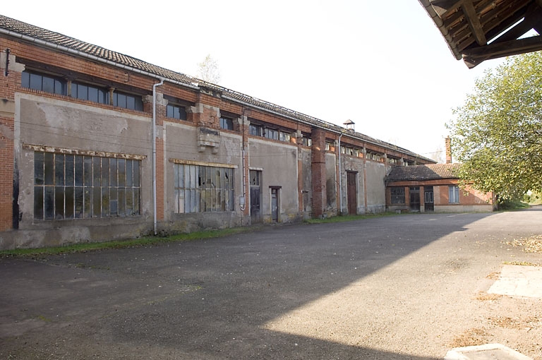 Façade antérieure depuis l'est.