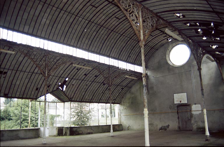 Intérieur de la serre, côté nord.