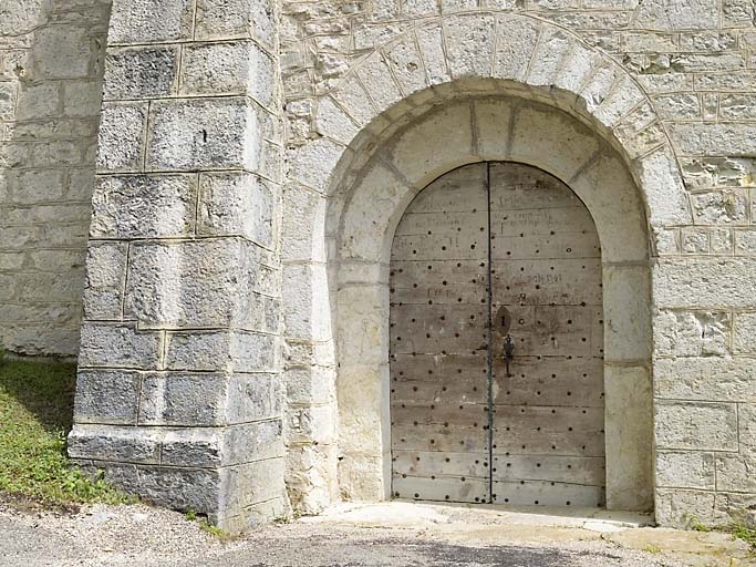 Façade sud : entrée.