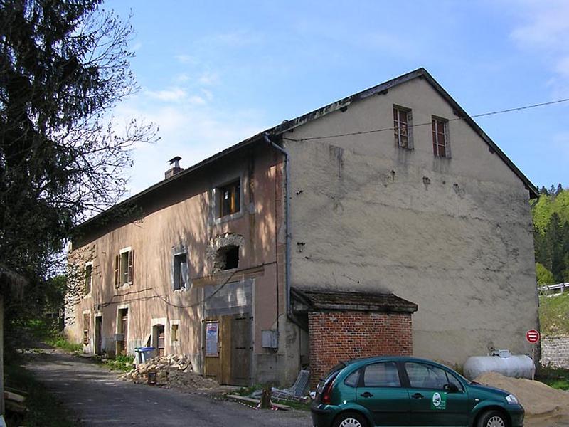 Vue générale de trois quarts.