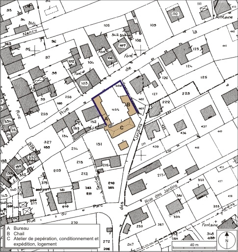 Plan-masse et de situation. Extrait du plan cadastral numérisé, 2008, section AE, 1:1000 réduit à 1:1250. Source : Direction générale des Finances Publiques - Cadastre ; mise à jour : 2008.