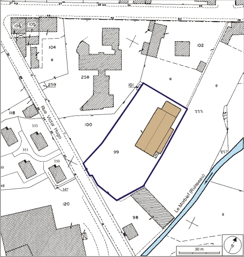 Plan-masse et de situation. Extrait du plan cadastral numérisé, 2008, section AX, 1:1000. Source : Direction générale des Finances Publiques - Cadastre ; mise à jour : 2008.