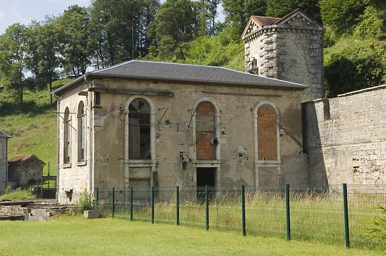 Façade ouest de la salle des machines.