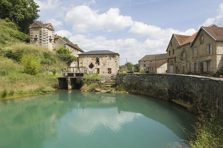 Source de la Baignotte et salle des machines.