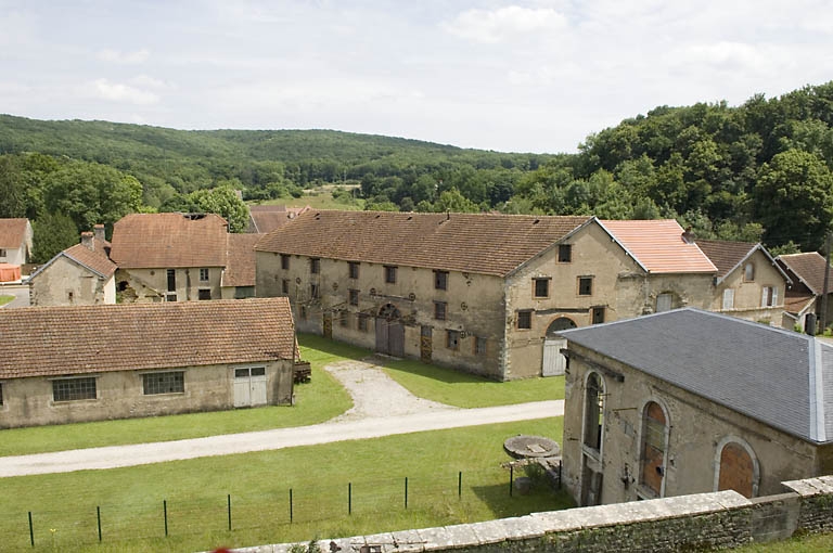 Vue d'ensemble depuis le sud-ouest.